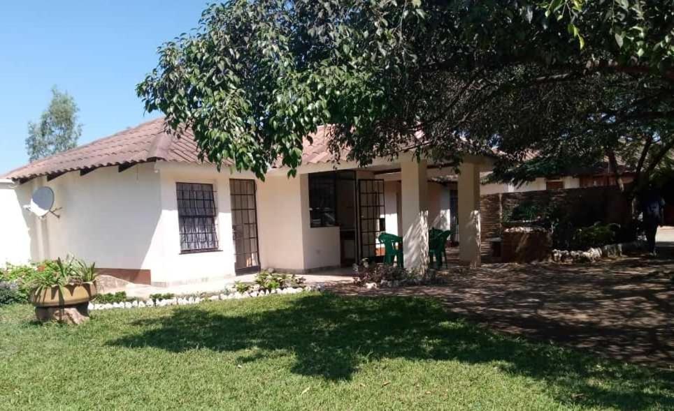 Sonke Ball House Bed and Breakfast Blantyre Exterior foto